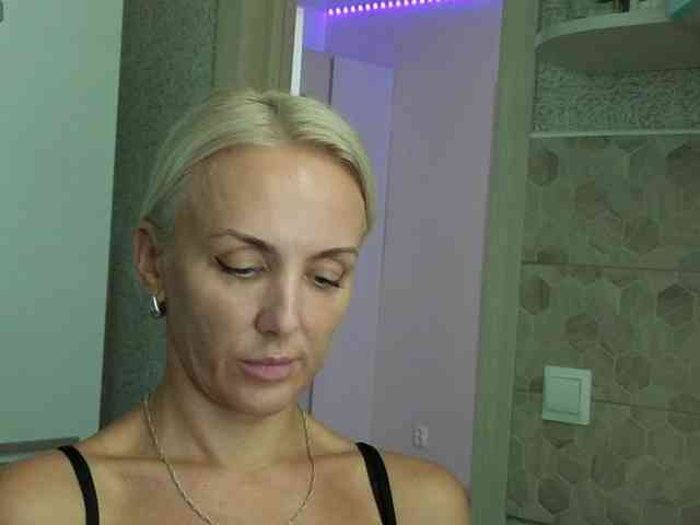 FemdomLadyMaria webcam