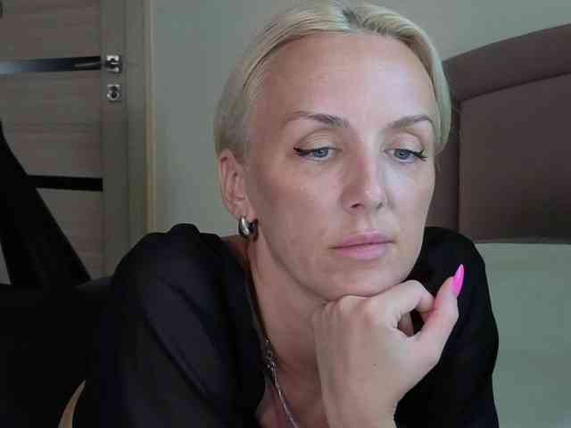 FemdomLadyMaria webcam
