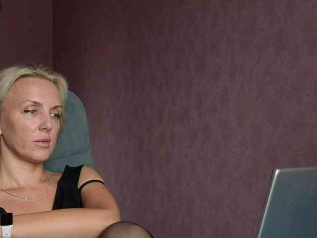 FemdomLadyMaria webcam
