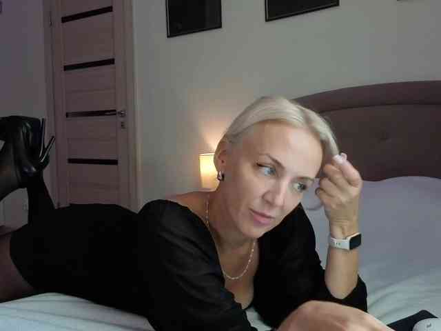 FemdomLadyMaria webcam