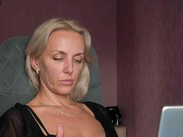 FemdomLadyMaria webcam