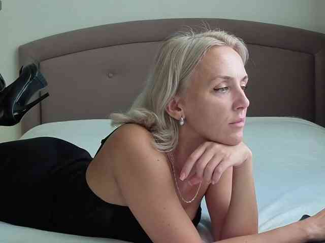 FemdomLadyMaria webcam