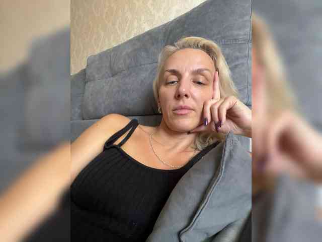 FemdomLadyMaria webcam