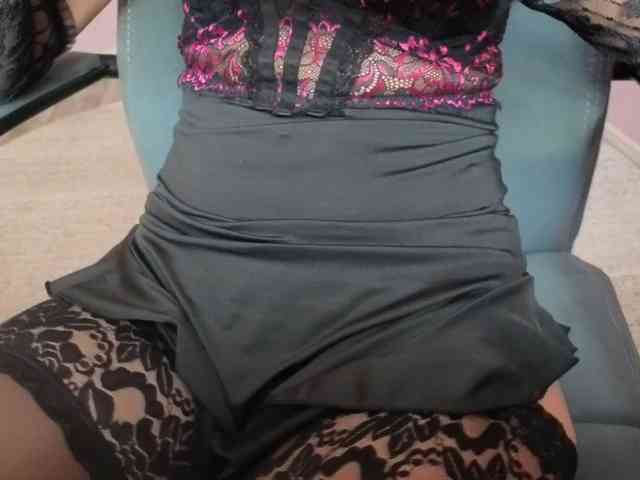 LadyMariaNylons webcam