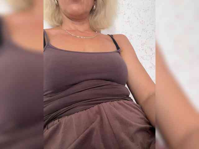 FemdomLadyMaria webcam