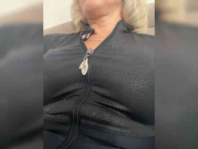 FemdomLadyMaria webcam