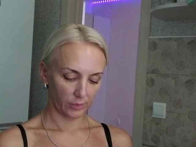 FemdomLadyMaria webcam