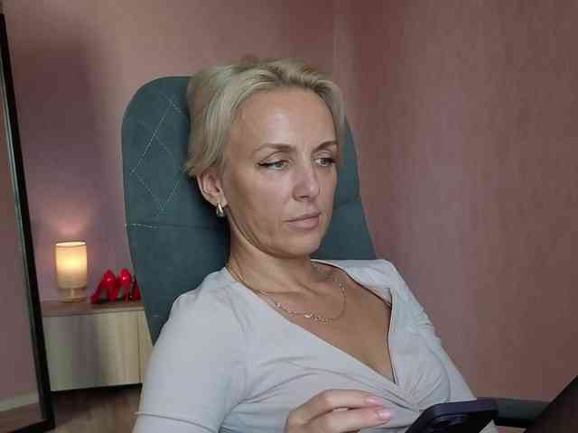 FemdomLadyMaria webcam