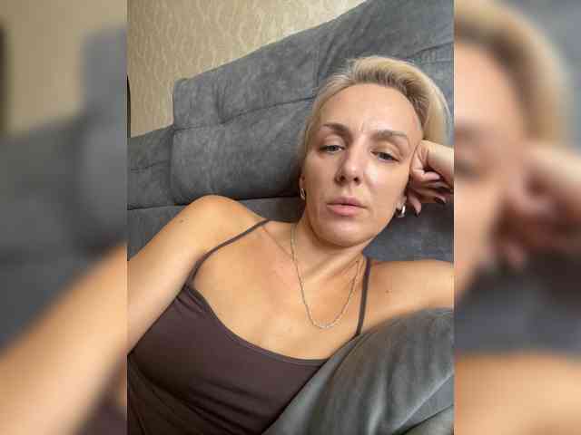 FemdomLadyMaria webcam