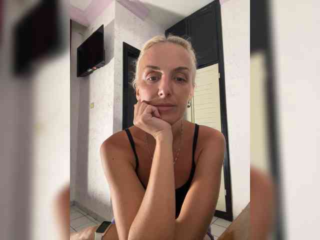 FemdomLadyMaria webcam