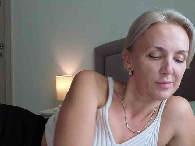 FemdomLadyMaria webcam