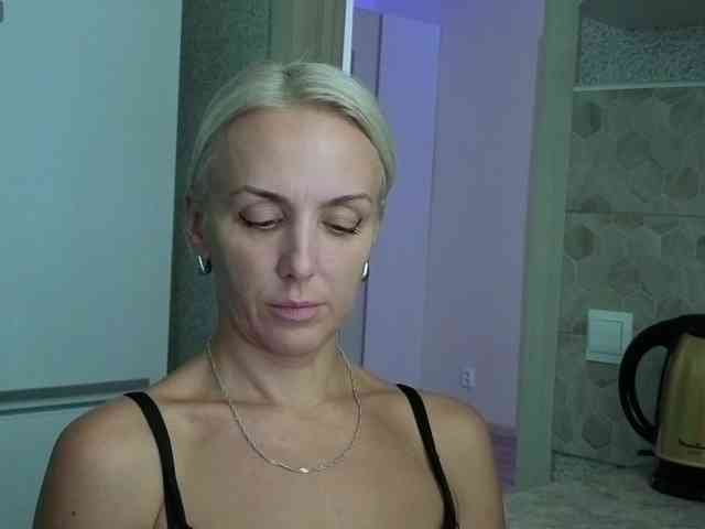 FemdomLadyMaria webcam