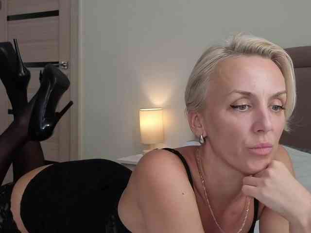 FemdomLadyMaria webcam