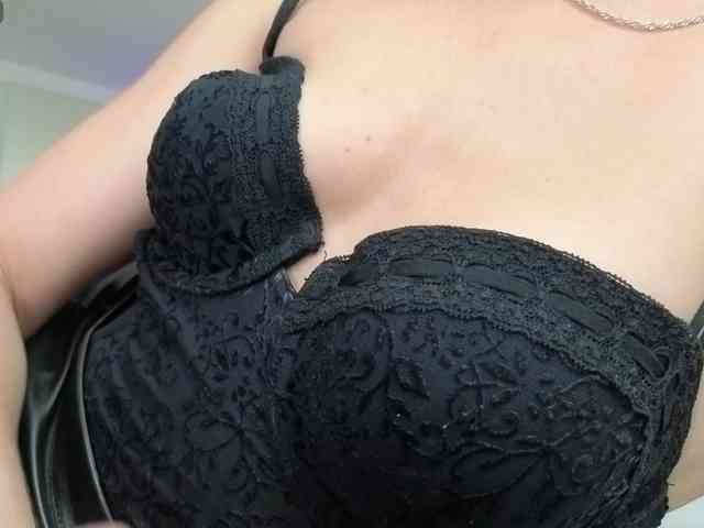 FemdomLadyMaria webcam