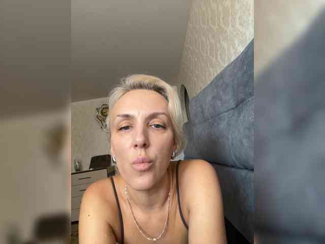 FemdomLadyMaria webcam