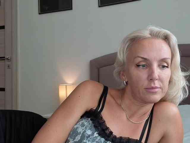 FemdomLadyMaria webcam