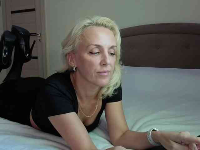 FemdomLadyMaria webcam