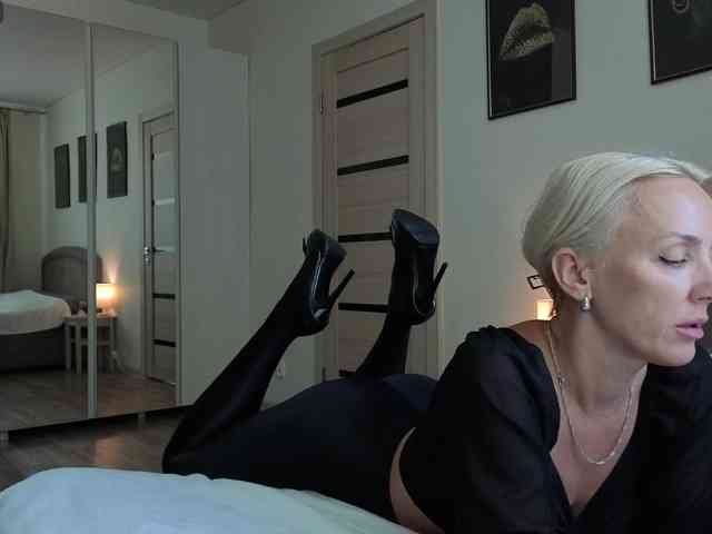FemdomLadyMaria webcam