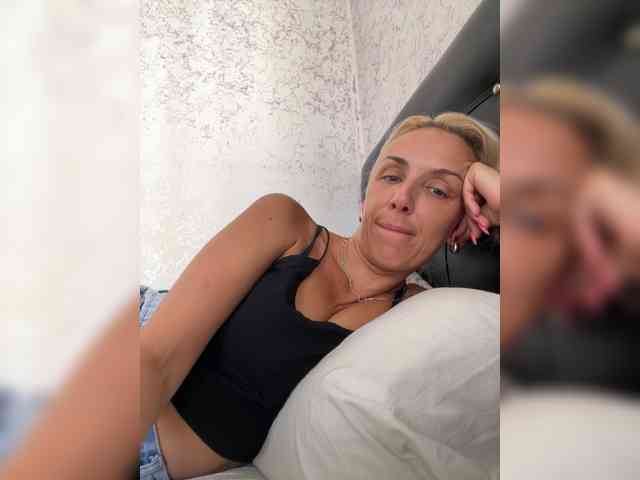 FemdomLadyMaria webcam