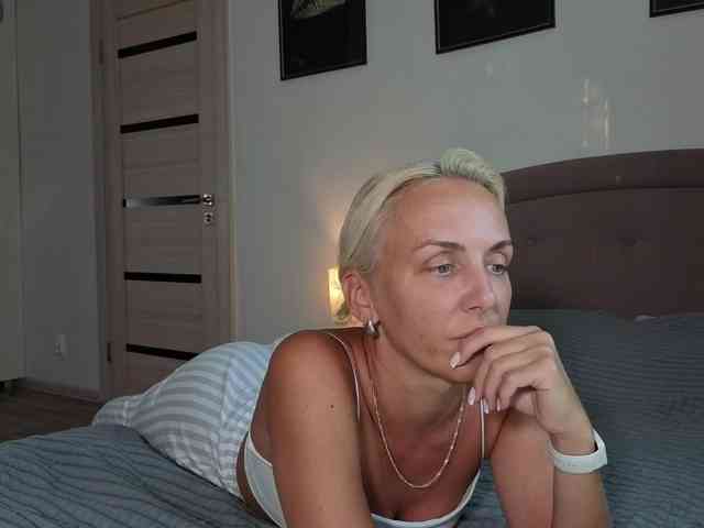 FemdomLadyMaria webcam