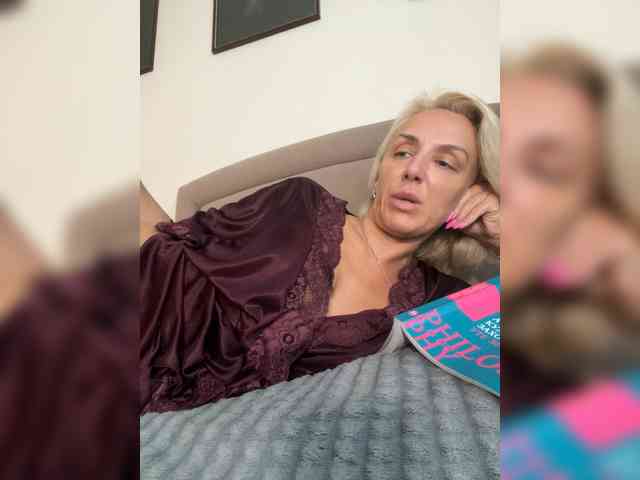 FemdomLadyMaria webcam