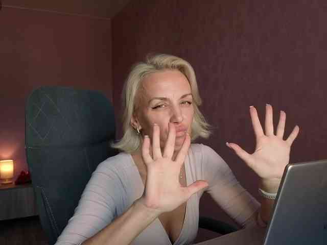 FemdomLadyMaria webcam