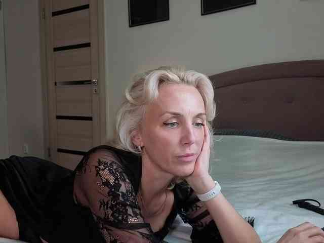 FemdomLadyMaria webcam