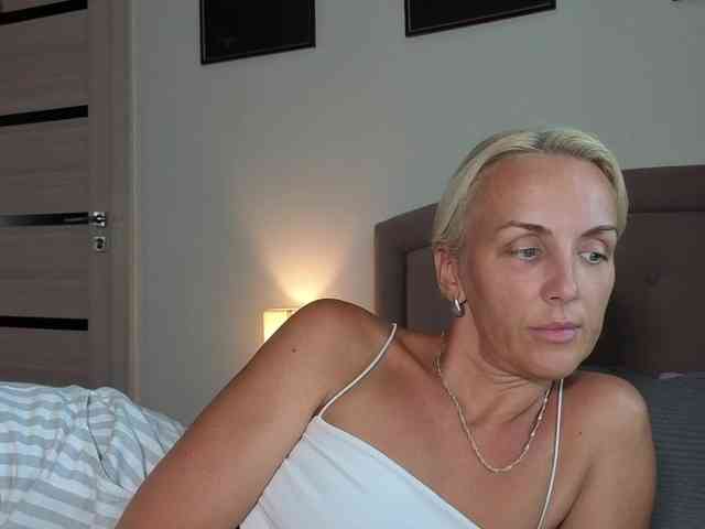 FemdomLadyMaria webcam