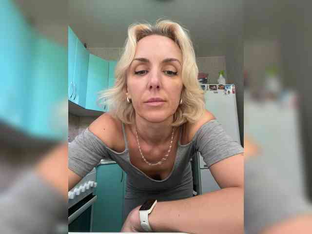 FemdomLadyMaria webcam