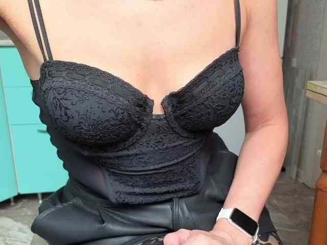 FemdomLadyMaria webcam