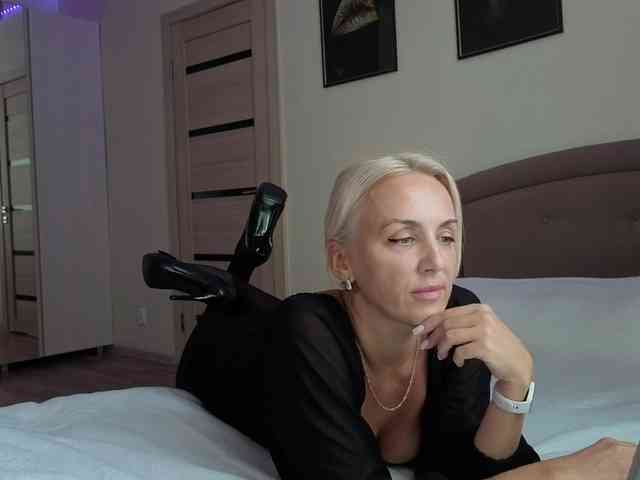 Model: FemdomLadyMaria