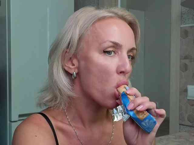 FemdomLadyMaria webcam