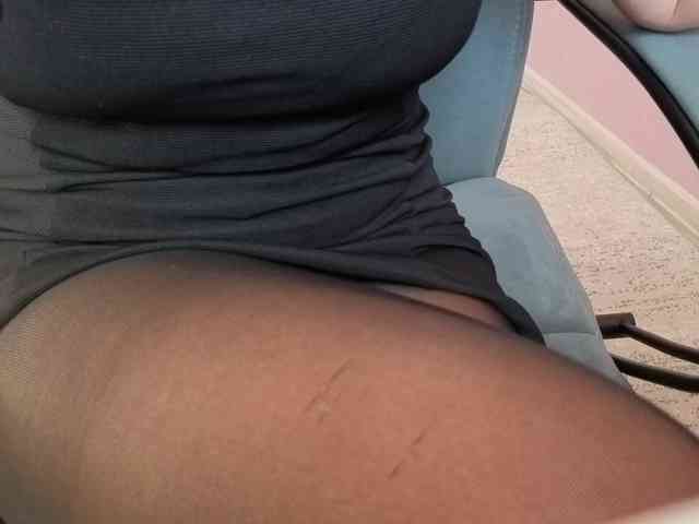 LadyMariaNylons webcam