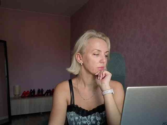 FemdomLadyMaria webcam