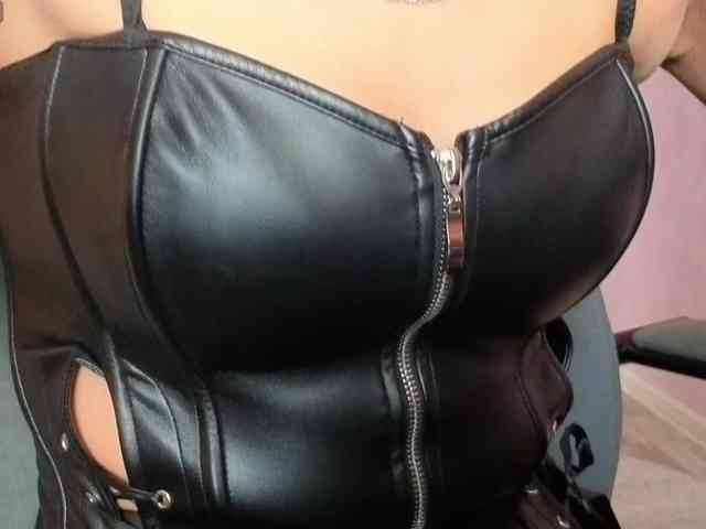 FemdomLadyMaria webcam