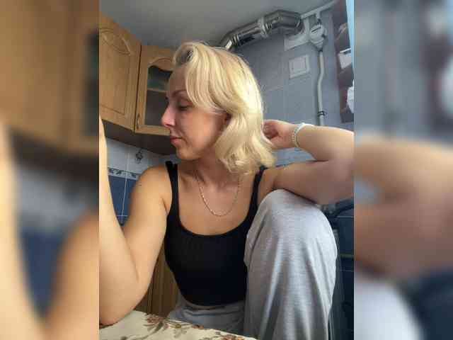 FemdomLadyMaria webcam