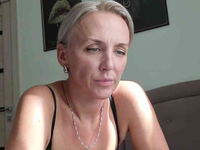 FemdomLadyMaria webcam