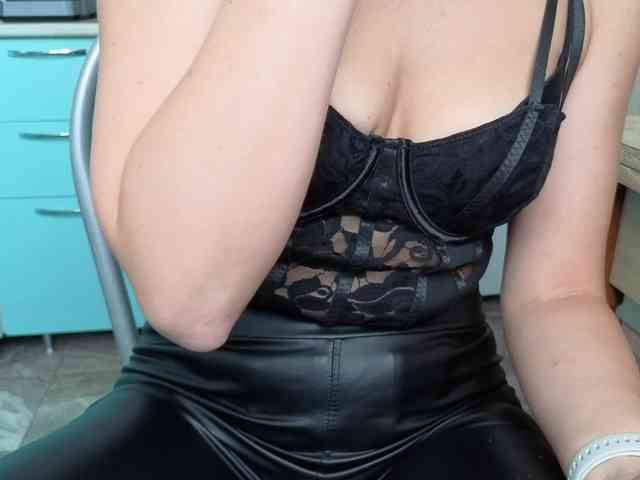 FemdomLadyMaria webcam