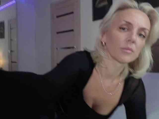 FemdomLadyMaria webcam