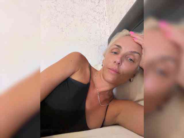 FemdomLadyMaria webcam