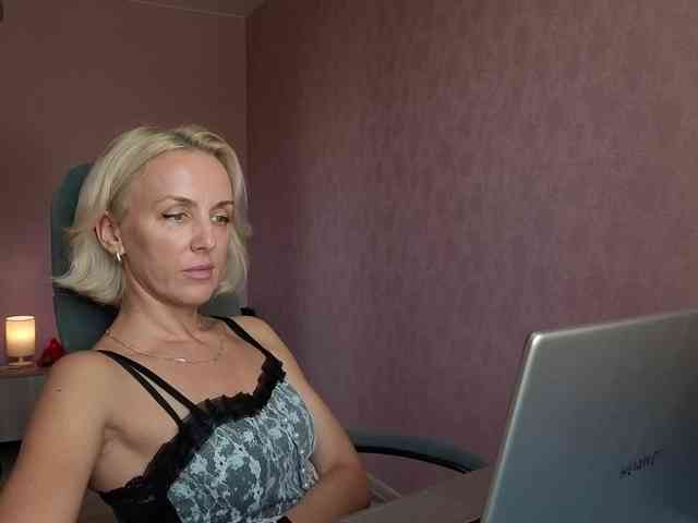 FemdomLadyMaria webcam