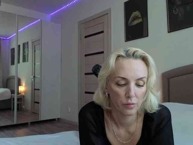 FemdomLadyMaria webcam