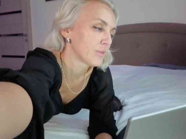 FemdomLadyMaria webcam