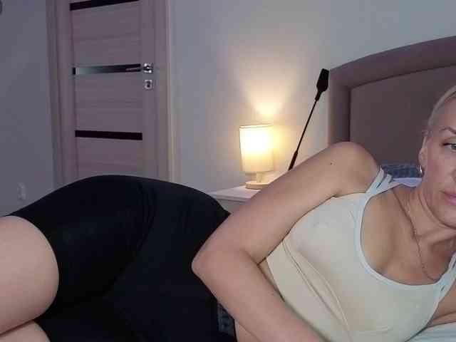 FemdomLadyMaria webcam
