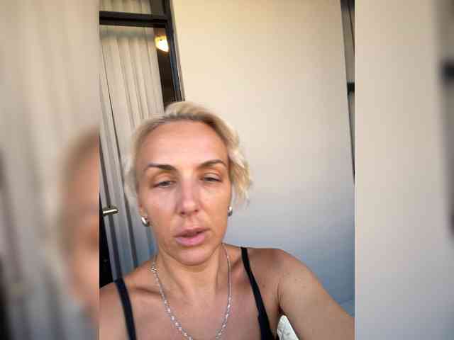 FemdomLadyMaria webcam