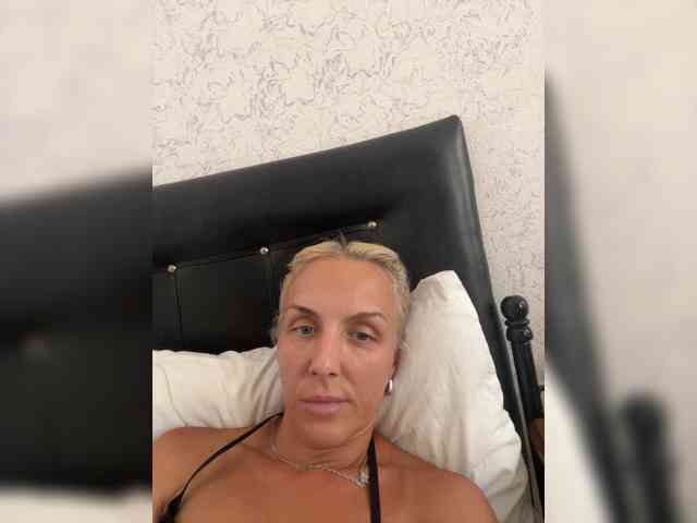 FemdomLadyMaria webcam