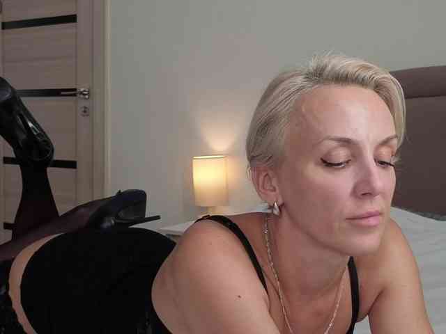 FemdomLadyMaria webcam