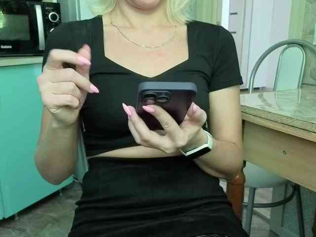 FemdomLadyMaria webcam