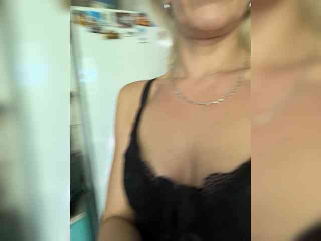 FemdomLadyMaria webcam