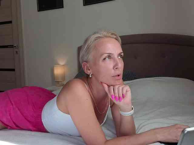 FemdomLadyMaria webcam